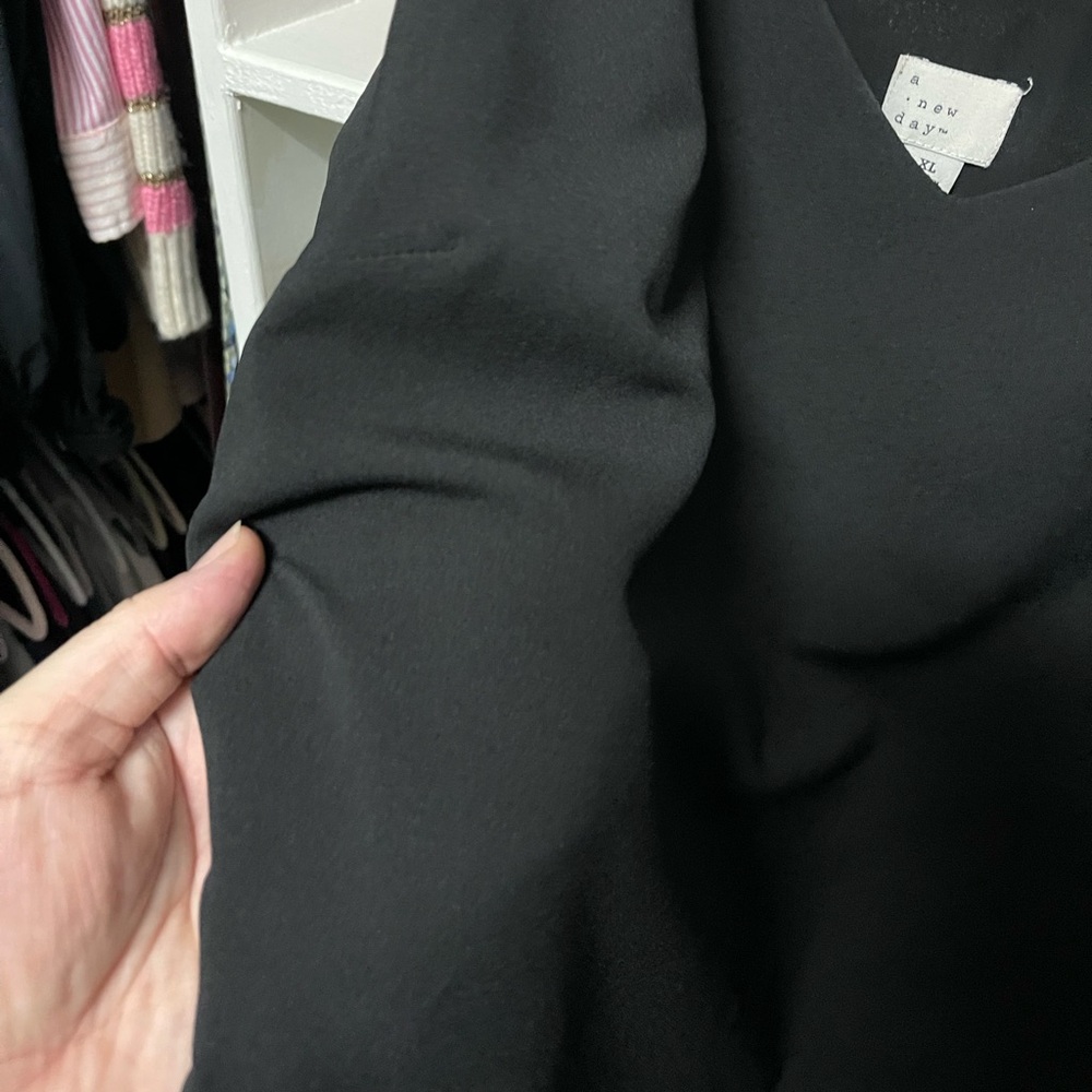 Basic Chiffon Tank - Picture 3 of 4